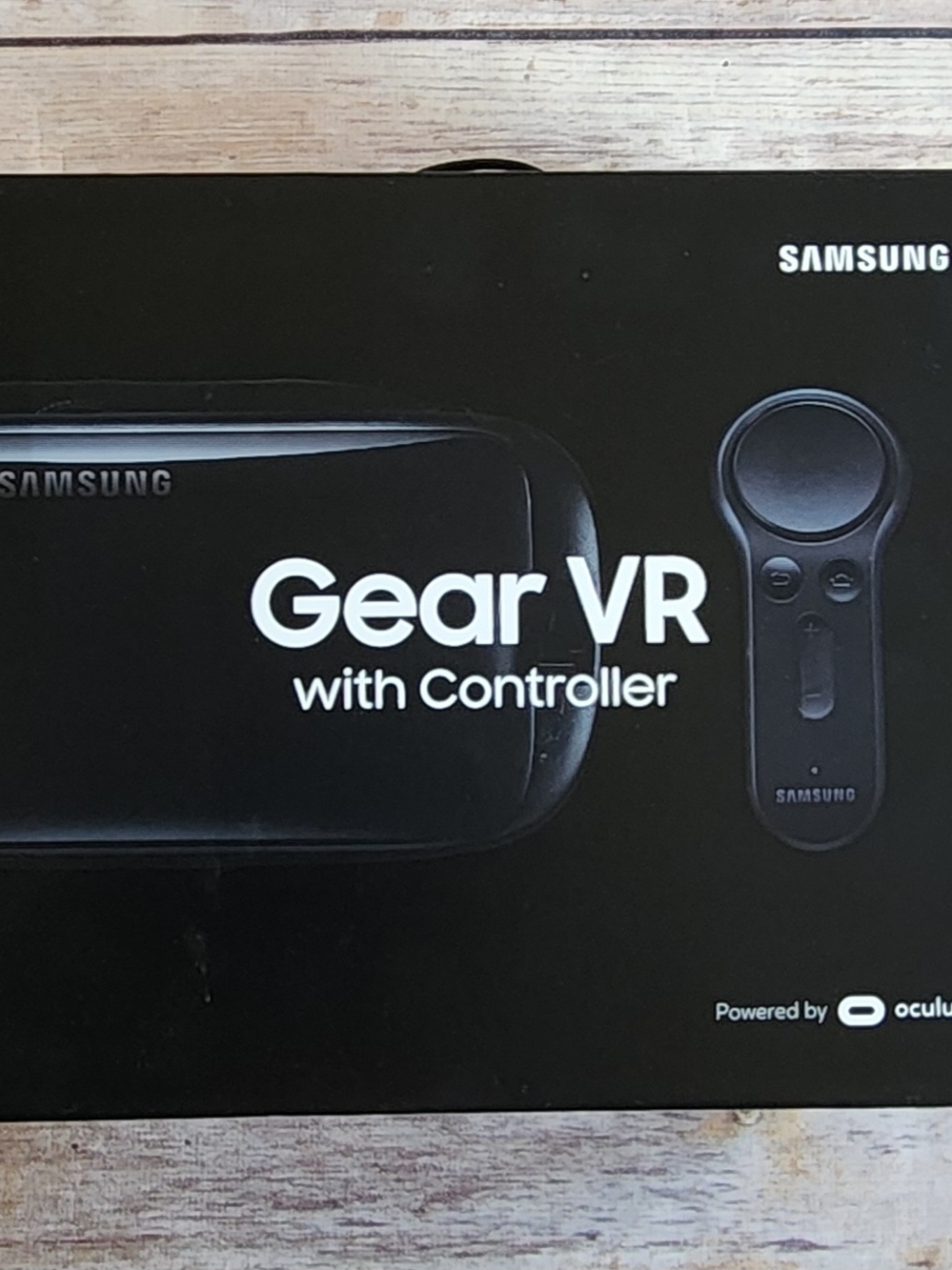 Samsung Gear with Controller -   Powered by Oculus